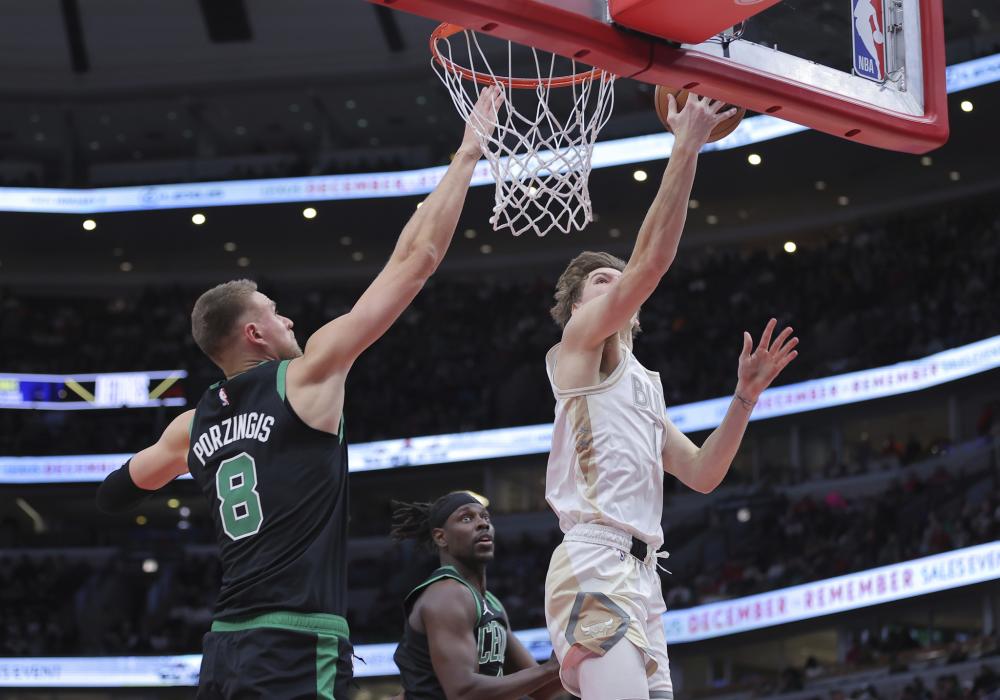 他在防守端 他在防守端